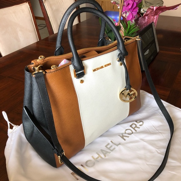 Authentic Michael Kors Sutton - Picture 2 of 5